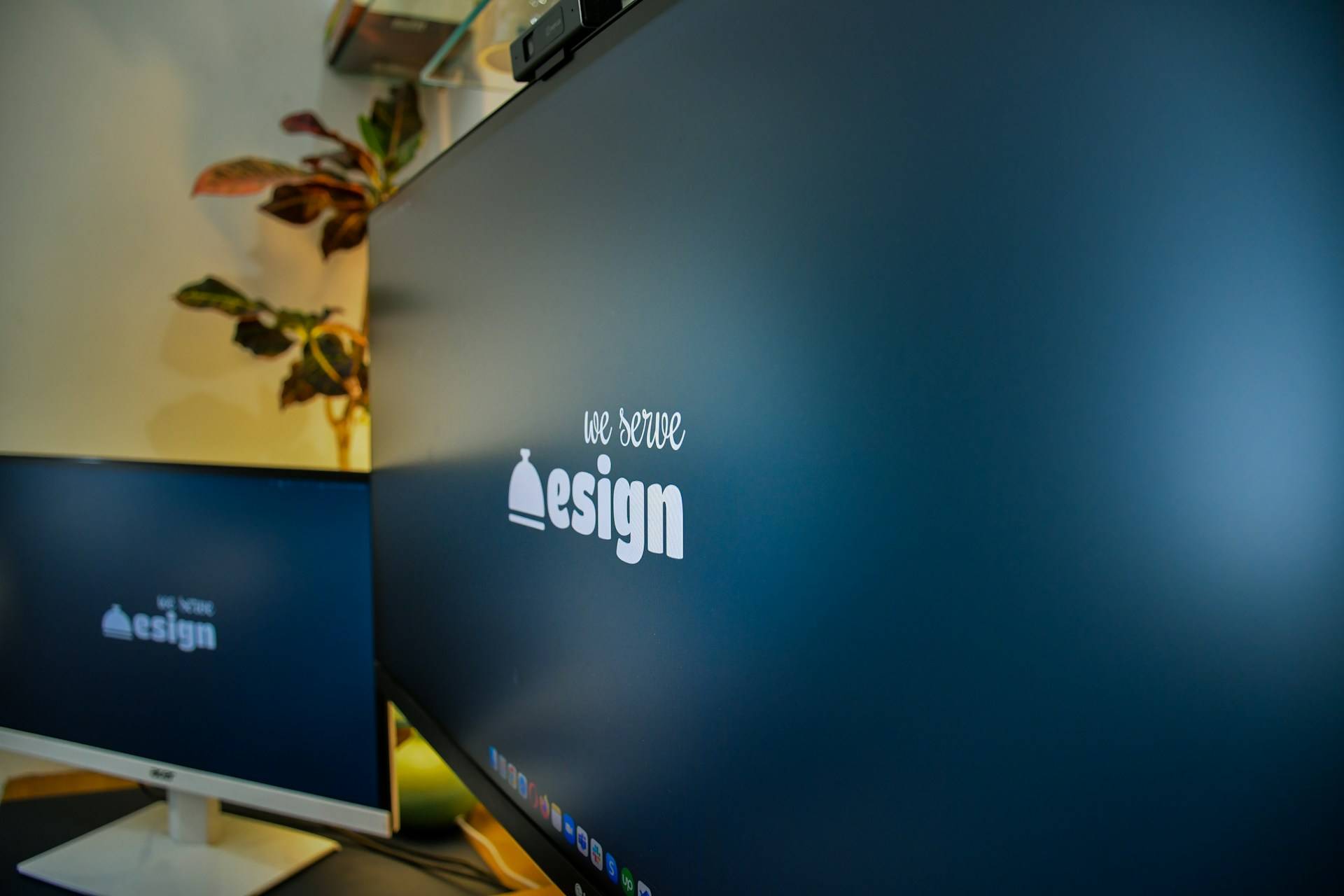 Jelaskan Pengertian Logo