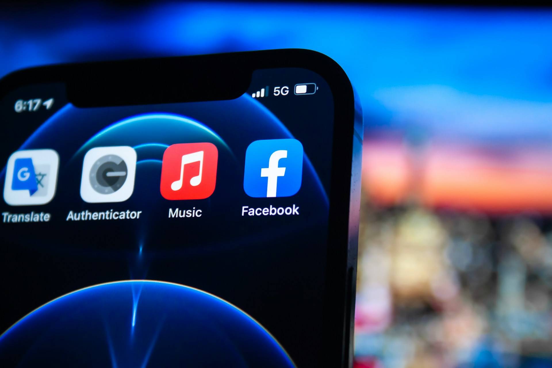 Cara Interaksi yang Benar di Facebook Pro
